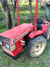 Trattore Valpadana 2030 con accessori senza targa