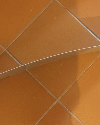 Mensola Ikea grigia per libri mai utilizzata