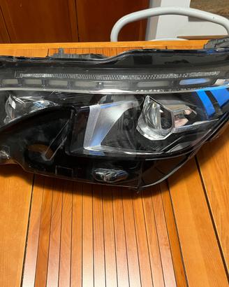 Faro Peugeot 3008