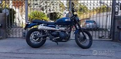 triunph scrambler 900 blue town
