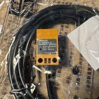 OMRON Sensore induttivo TL-Q5MC1-Z NPN 5mm.