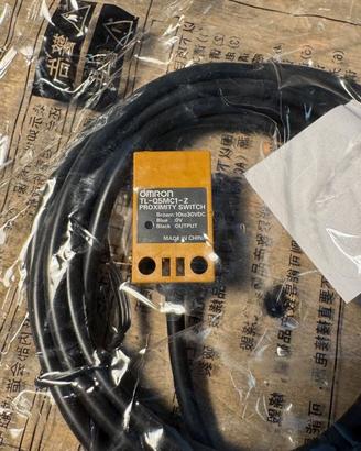 OMRON Sensore induttivo TL-Q5MC1-Z NPN 5mm.