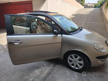 Lancia Ypsilon 1.2 16v Platinum 