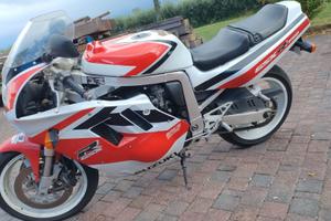 suzuki GSX R 750 