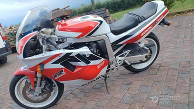 suzuki GSX R 750 