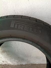 coppia di gomme per auto Pirelli 4 stagioni