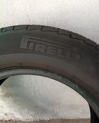 coppia di gomme per auto Pirelli 4 stagioni
