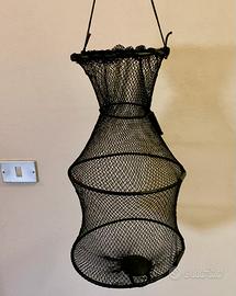 Nassa da pesca o retino per il pescato in rete