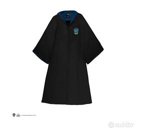 Costume corvonero e cravatta