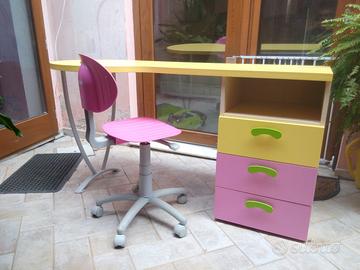 Scrivania colorata
