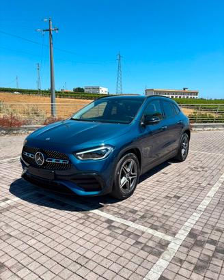 MERCEDES-BENZ GLA 200 AMG LINE PREMIUM