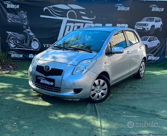 Toyota Yaris 1.0 5 porte Sol