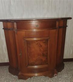 Mobiletto in legno, stondato