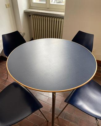 Tavolo Kartell MAUI con 4 sedie