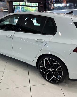 VOLKSWAGEN Golf 2.0 TDI DSG GTD