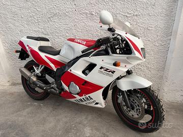 Yamaha FZR 250 R Serie 3LN