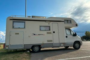 Adria con grande garage
