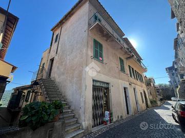 3 LOCALI A CASTEL MADAMA