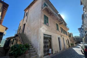 3 LOCALI A CASTEL MADAMA