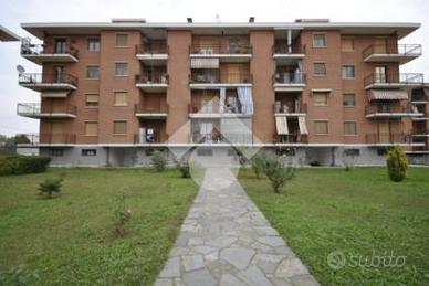 2 LOCALI A CRESCENTINO