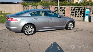 Jaguar XF 2.2 