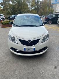 Lancia Y