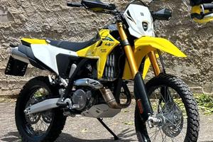 Suzuki dr-z4s