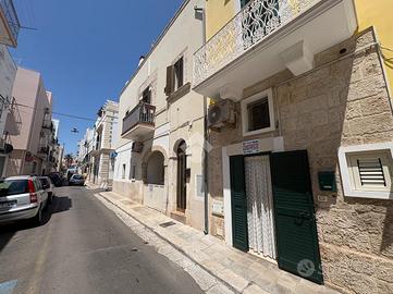 CASA INDIPENDENTE A POLIGNANO A MARE