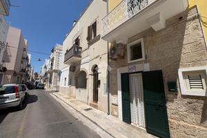 CASA INDIPENDENTE A POLIGNANO A MARE