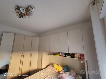  Armadio a ponte angolare per camera da letto