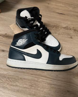 Air Jordan Mid verde petrolio condizioni ottime