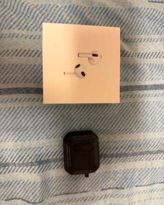Air pods 3 pari al nuovo.