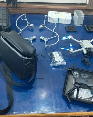 drone dji mini 3 pro combo con vari accessori 