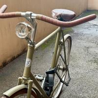 Bici Dafne Fixed vintage – sella Brooks