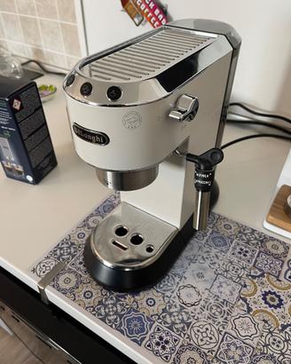 Macchina caffè De Longhi Dedica