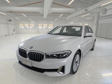 BMW 518 48V LUXURY AUTO 4 PORTE BERLINA