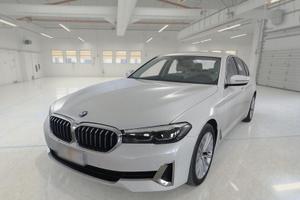 BMW 518 48V LUXURY AUTO 4 PORTE BERLINA