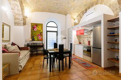 MONOLOCALE A ROMA