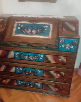 Mobile antico tirolese 