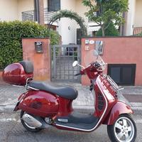 Vespa 300 GTS Touring