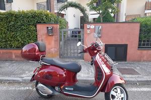 Vespa 300 GTS Touring