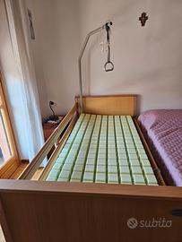 Letto ospedaliero elettrico 