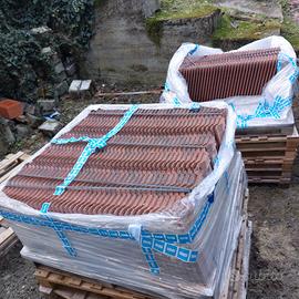 Tegole tetto Wierer doppia romana striata rossa