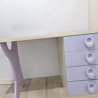 SCRIVANIA CON 4 CASSETTI