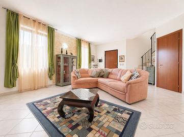 VILLA SINGOLA A STRONCONE