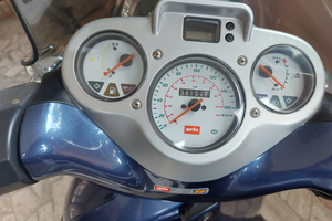 Scooter Aprilia Scarabeo 150