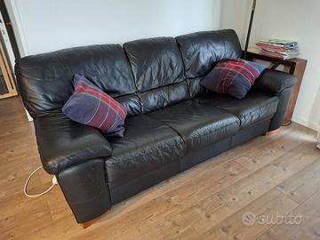 divano, porta tv, tavolo, sedie, libreria, tv