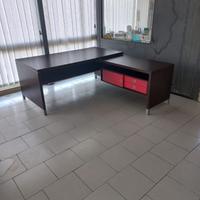 Scrivania da ufficio 1,83cm x 2,07cm