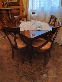 tavolo e sedie da sala