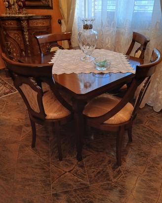 tavolo e sedie da sala